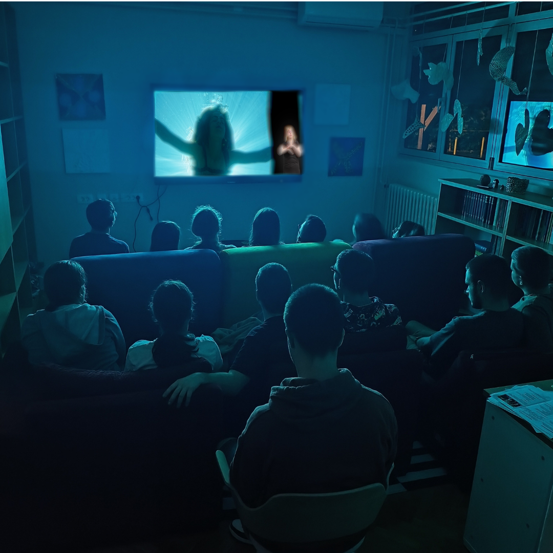 Korisnici gledaju film