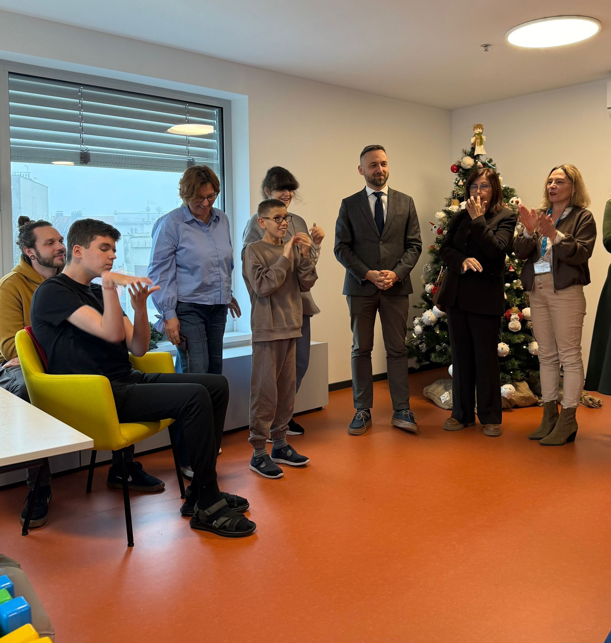 Ministar Piletić u posjetu osnovnoj školi Centra