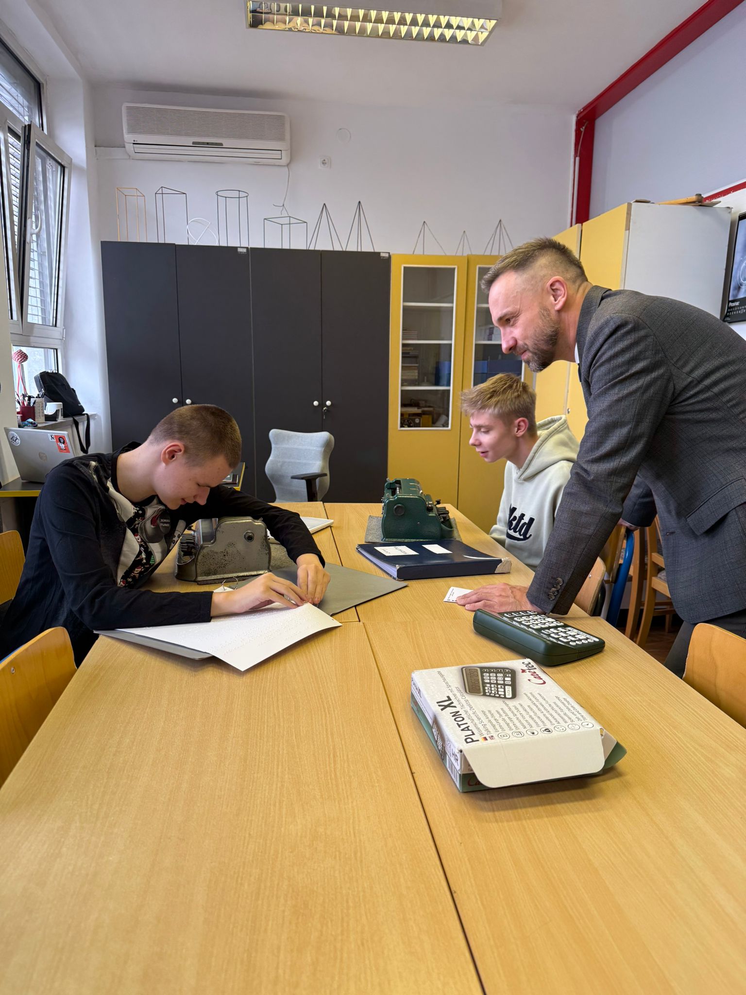 Ministar Piletić u posjetu srednjoj školi Centra