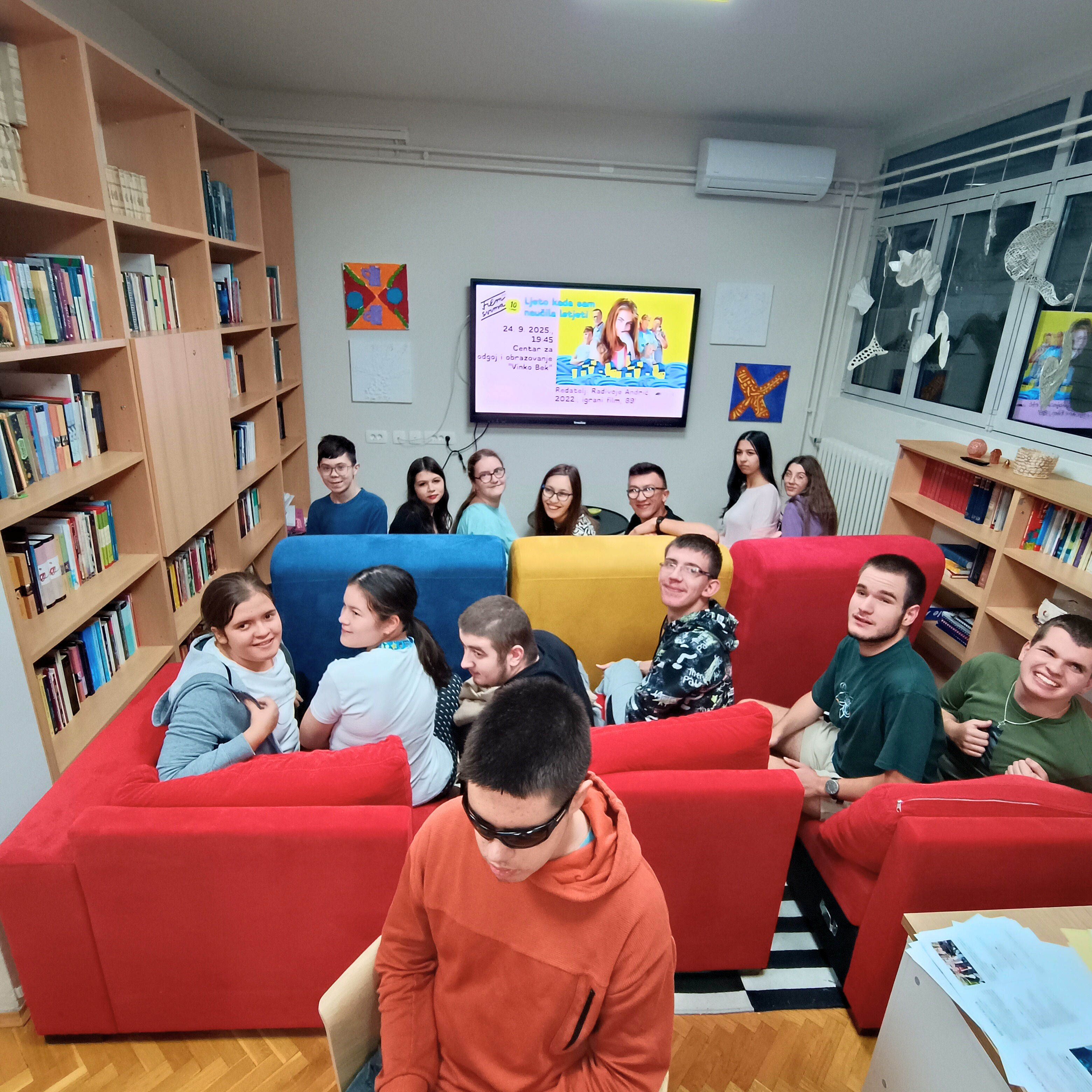 Publika na projekciji filma Ljeto kada sam naučila letjeti