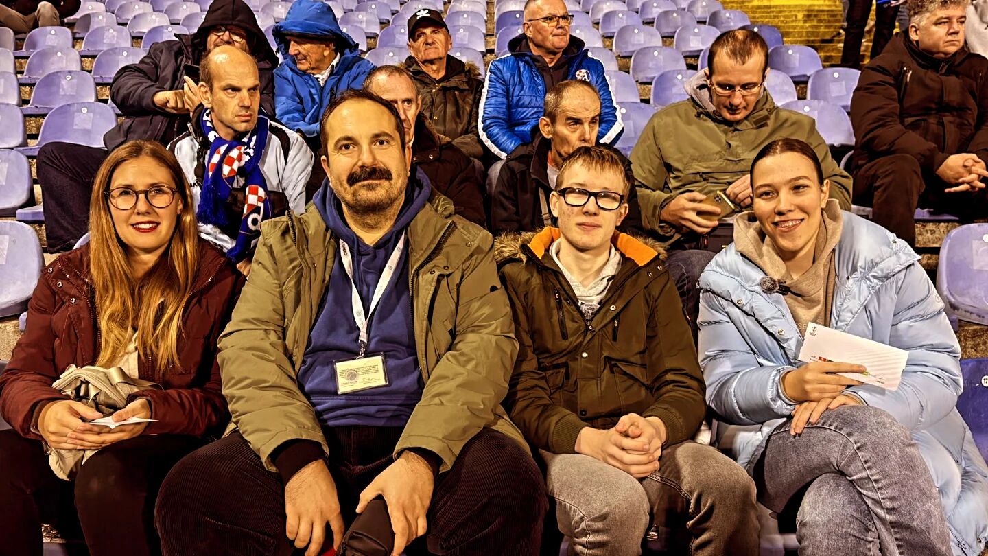 Stručni radnici i korisnici na tribini