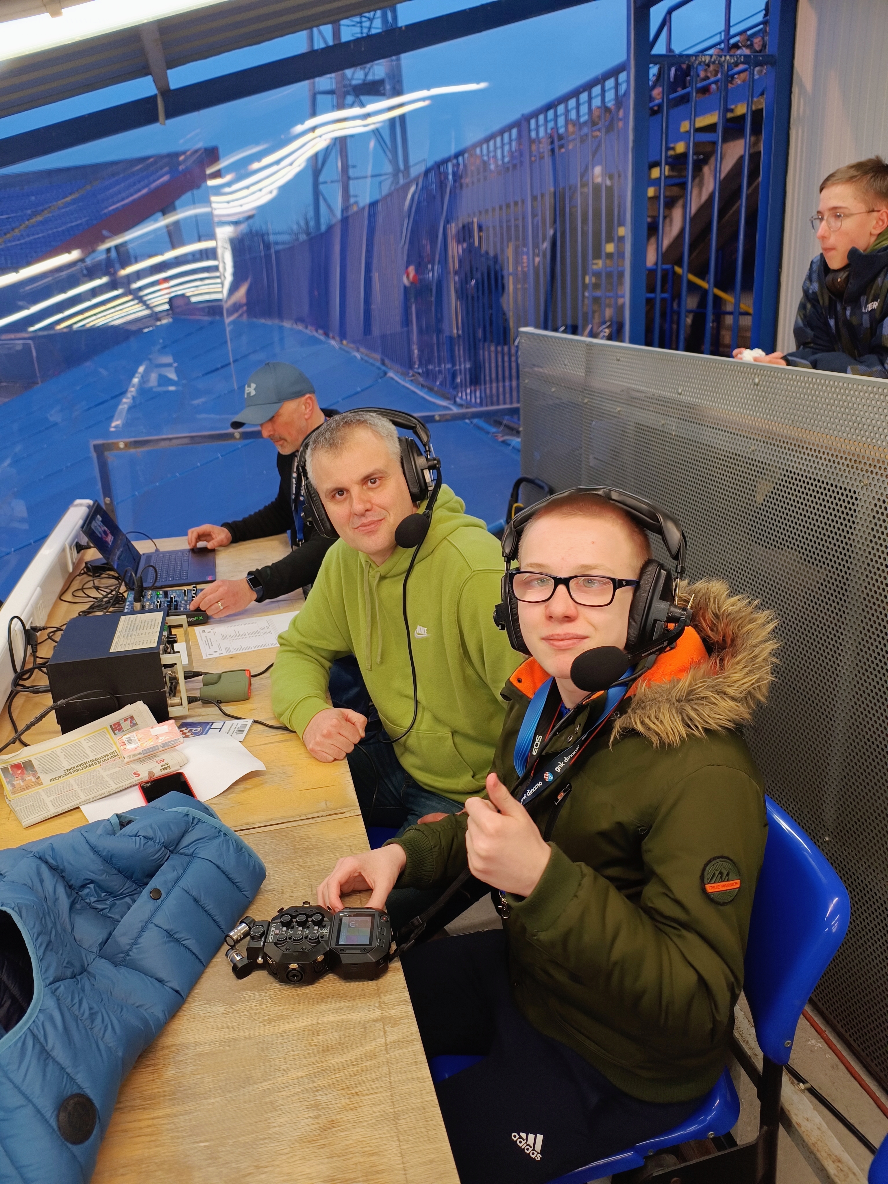 Antonio kao stručni sukomentator s audiodeskriptorom Igorom Gaborom